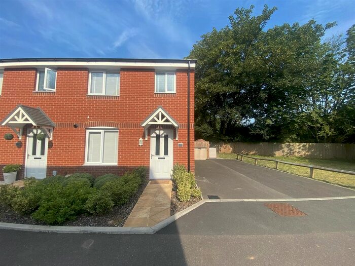 3 Bedroom Semi-Detached House To Rent In Gale Way, Tiverton, EX16