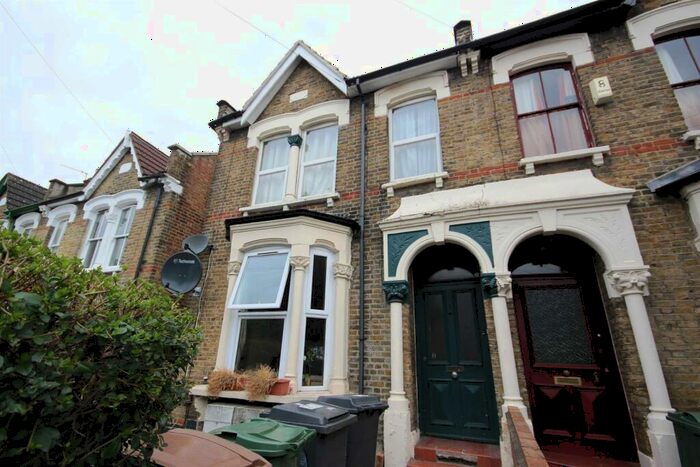 2 Bedroom Flat To Rent In Elmsdale Road, Walthamstow, E17