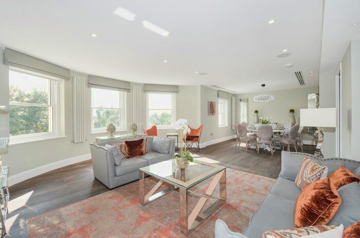 5 Bedroom Flat To Rent In Arkwright Road, Hampstead, NW3