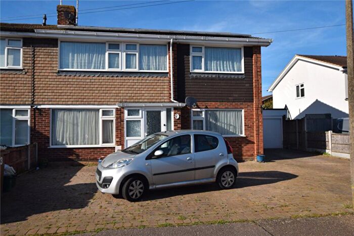 5 Bedroom Semi Detached House For Sale In Mitchell Way, South Woodham Ferrers, Chelmsford, Essex, CM3