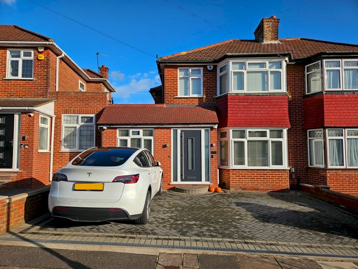 4 Bedroom Semi-Detached House To Rent In Coledale Drive, Stanmore, HA7