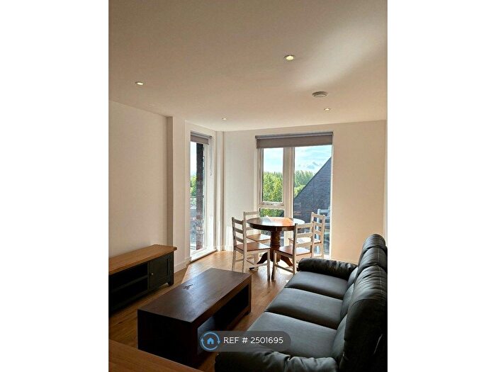 2 Bedroom Flat To Rent In Every St, Manchester, M4