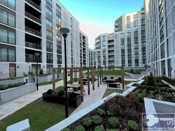 1 Bedroom Flat To Rent In Phoenix Place, Farringdon, WC1X