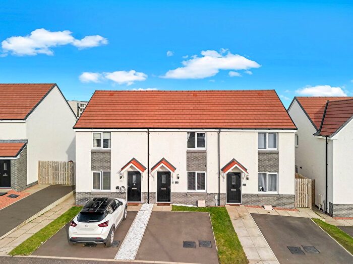 2 Bedroom Terraced House For Sale In Hawk Street, Dunfermline, KY11