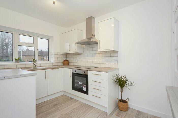 2 Bedroom Maisonette To Rent In Stafford Way, Sevenoaks, TN13