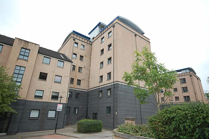 2 Bedroom Flat To Rent In Riverside Drive, City Centre, Aberdeen, AB11