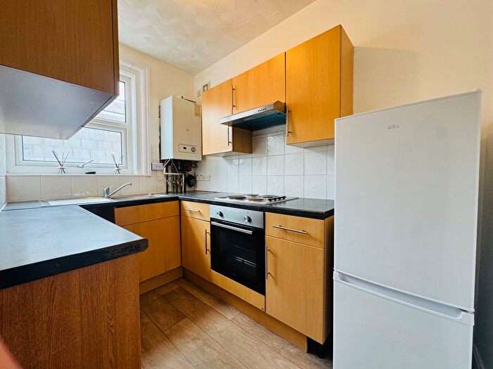 1 Bedroom Flat To Rent In Kingston Road, Portsmouth, PO2