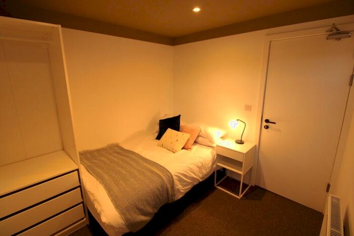 5 Bedroom House To Rent In Wyggeston Street (Room, Burton Upon Trent, Staffordshire, DE13