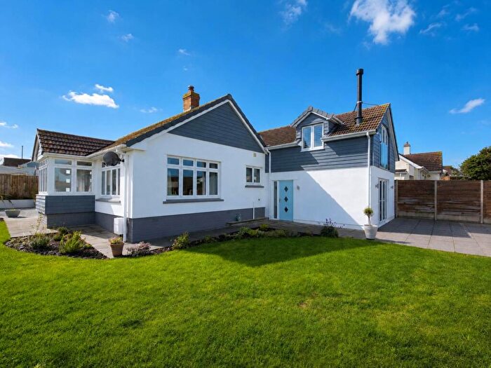 3 Bedroom Detached House For Sale In Highfield, Northam, EX39