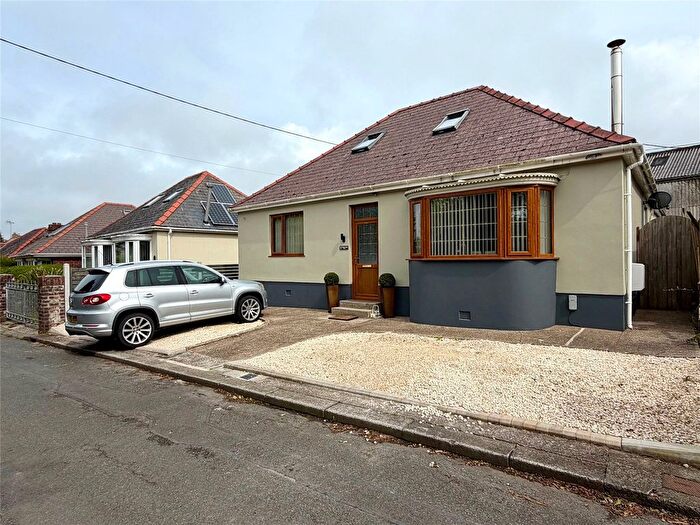 4 Bedroom Bungalow For Sale In Priory Lodge Drive, Milford Haven, Pembrokeshire, SA73