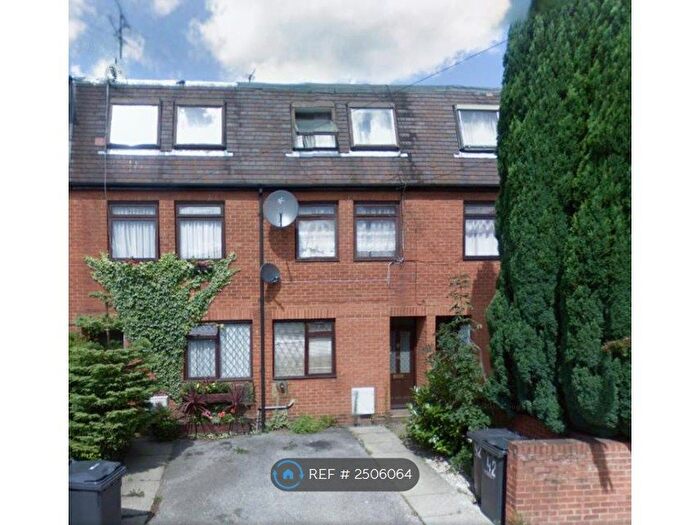 1 Bedroom Flat To Rent In Canning Crescent, London, N22