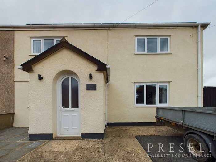4 Bedroom Detached House To Rent In Maenclochog, Clynderwen, SA66
