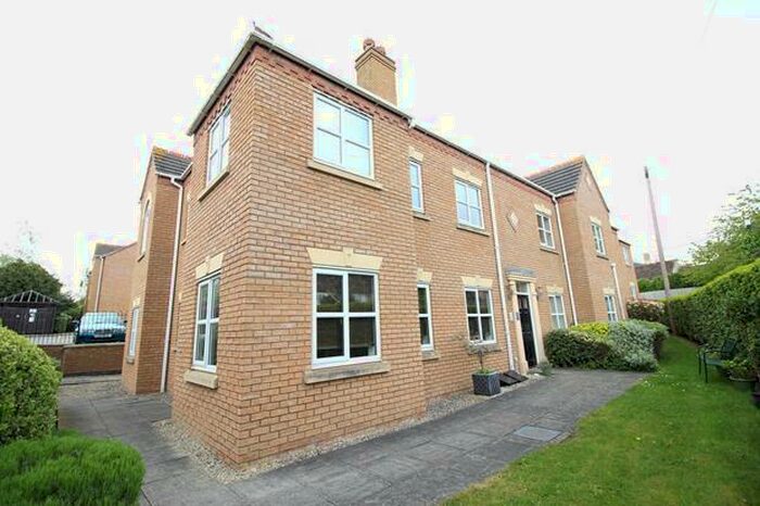 2 Bedroom Flat To Rent In Walnut Tree Court, Higham Ferrers, NN10