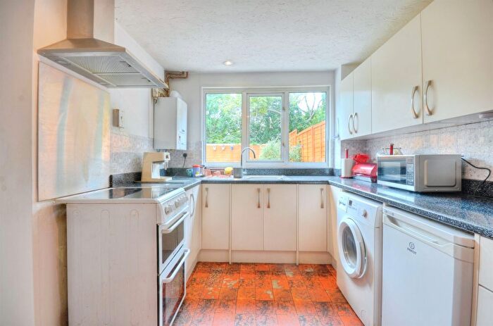 3 Bedroom End Of Terrace House For Sale In Donaldson Road, Salisbury, SP1