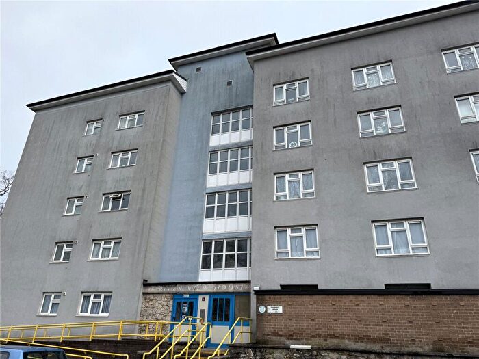 2 Bedroom Flat To Rent In Wharncliffe Road, Southampton, Hampshire, SO19