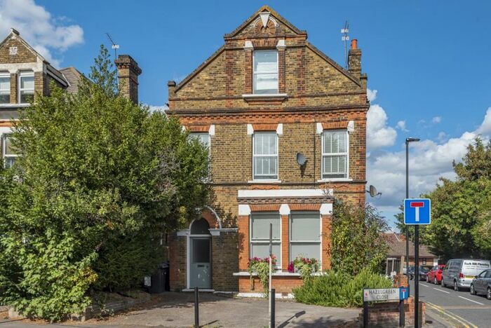 2 Bedroom Flat To Rent In Station Road London, N21