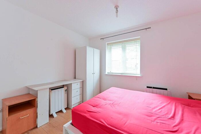 1 Bedroom Flat To Rent In Aaron Hill Road, Beckton, London, E6