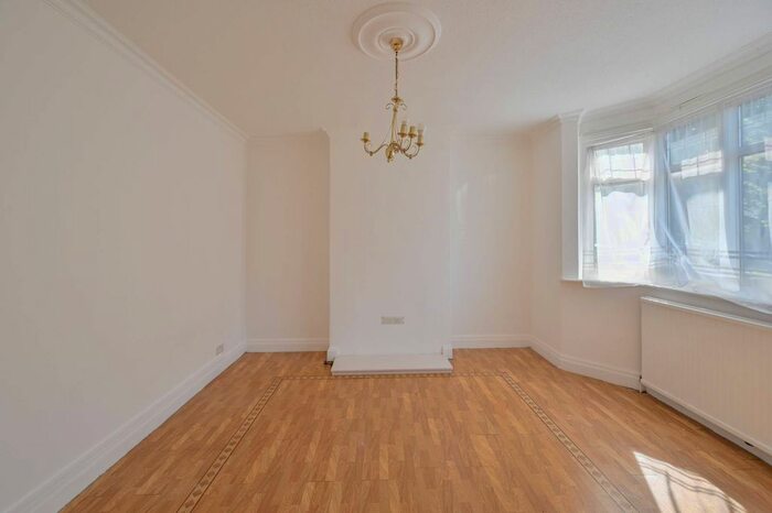 4 Bedroom Detached House To Rent In Halsbury Road, Harrow, Northolt, UB5