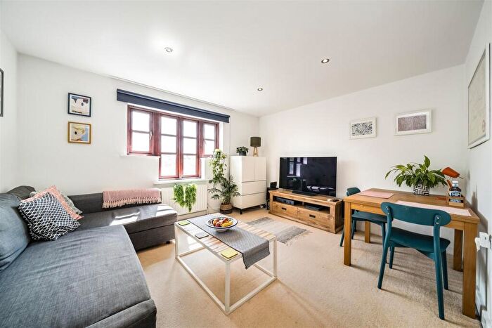 2 Bedroom Apartment For Sale In Falmouth Way, Walthamstow, London, E17