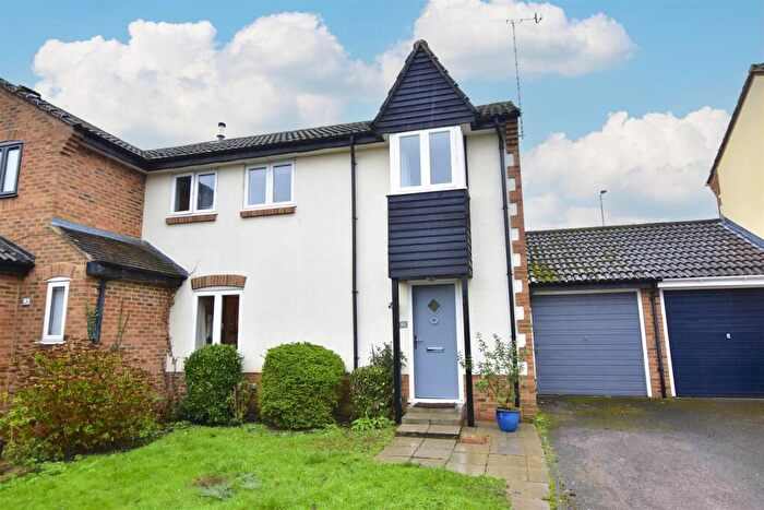 3 Bedroom Semi Detached House For Sale In Merling Croft, Northchurch, Berkhamsted, HP4