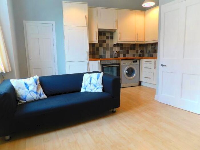 1 Bedroom Flat To Rent In , St Leonard's Street, Edinburgh, EH8