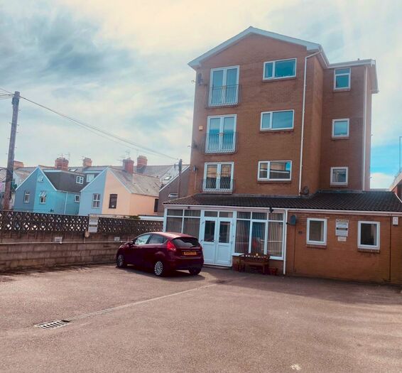 2 Bedroom Flat To Rent In Old School Road, Porthcawl, CF36