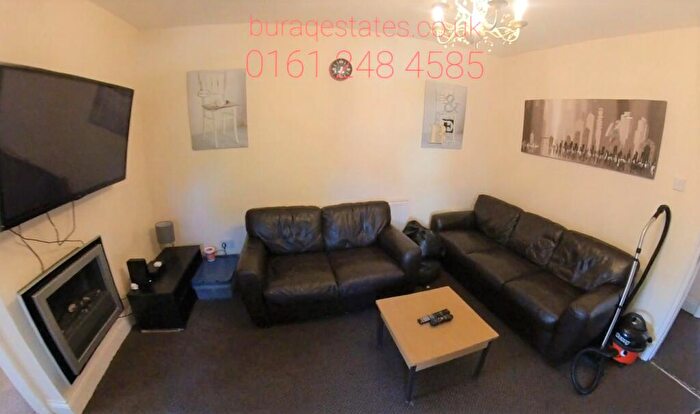 6 Bedroom Semi-Detached House To Rent In Kingswood Road, Manchester, M14