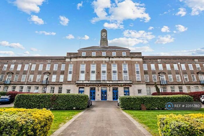 2 Bedroom Flat To Rent In Academy Court, Dagenham, RM8