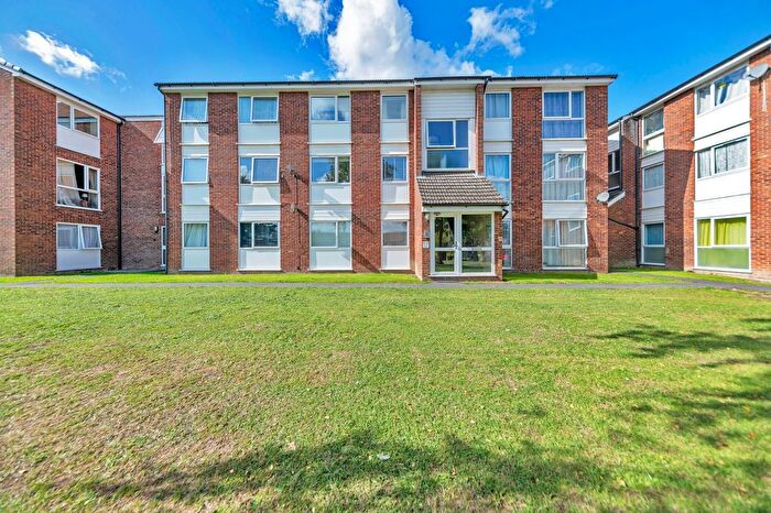 2 Bedroom Flat For Sale In Swift Close, Royston, SG8