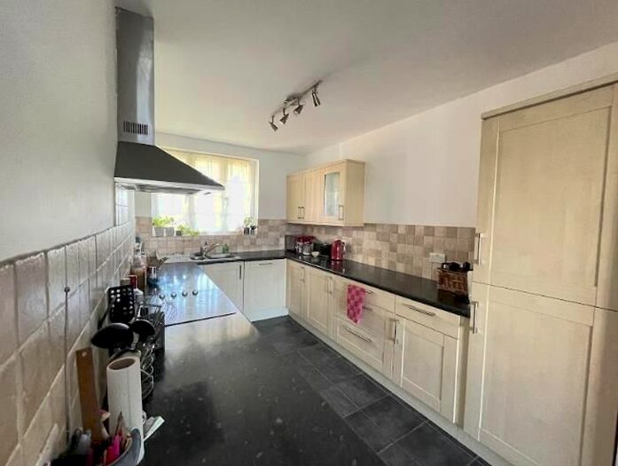 2 Bedroom Flat To Rent In Heath Road, Twickenham, TW1