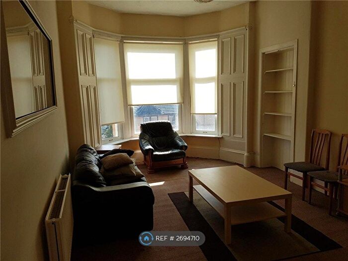 2 Bedroom Flat To Rent In Onslow Drive, Glasgow, G31