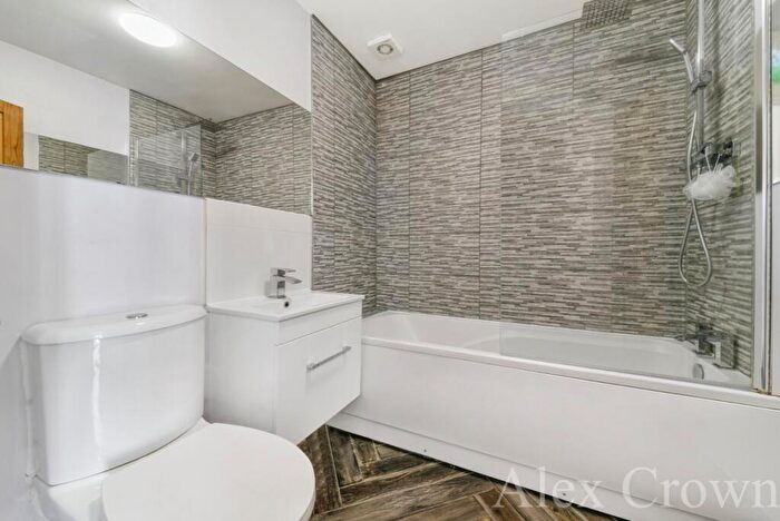 2 Bedroom Flat To Rent In Forest Road, Leytonstone, E11