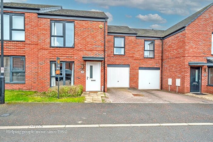 3 Bedroom Terraced House For Sale In Towpath Drive, Brownhills, Walsall, WS8