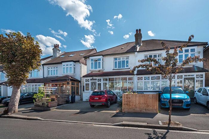 2 Bedroom Flat To Rent In Beatrice Avenue, Norbury, London, SW16