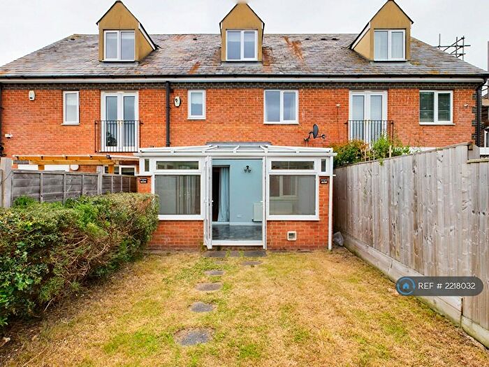 4 Bedroom Terraced House To Rent In Park Road, Banbury, OX16
