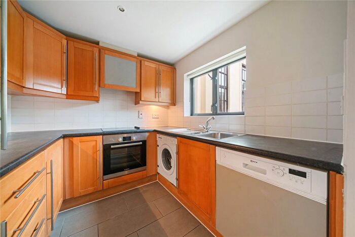 1 Bedroom Flat For Sale In Manor Gardens, London, N7