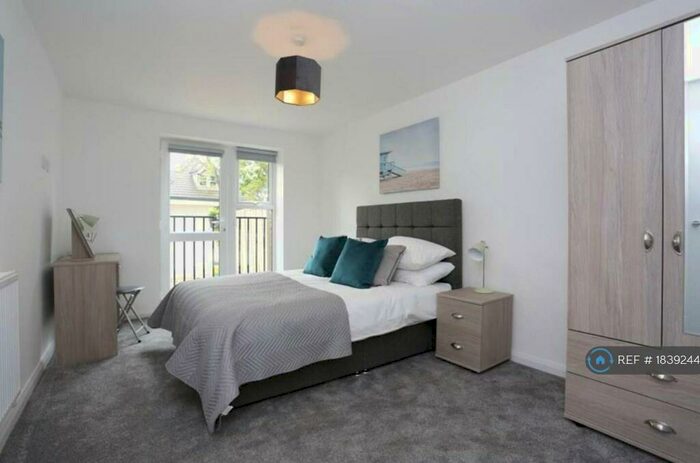 2 Bedroom Flat To Rent In Florence Road, Bournemouth, BH5