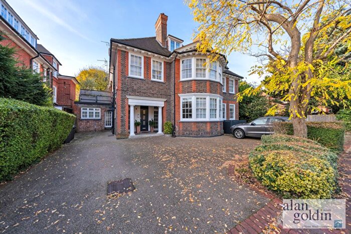 4 Bedroom Flat To Rent In Greenaway Gardens, London, NW3