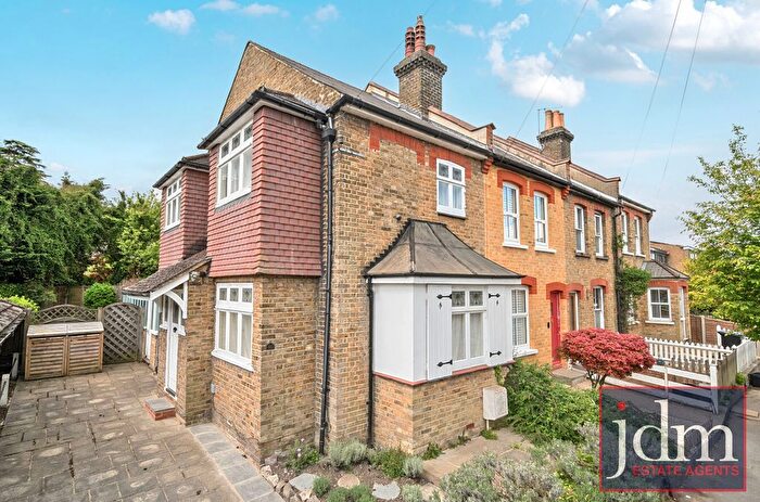 2 Bedroom End Of Terrace House To Rent In Lakes Road, Keston, BR2