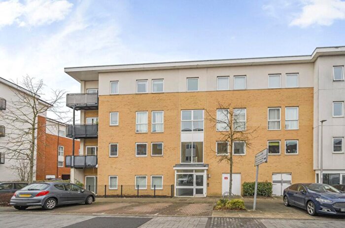 2 Bedroom Apartment For Sale In Drake Way, Reading, Berkshire, RG2
