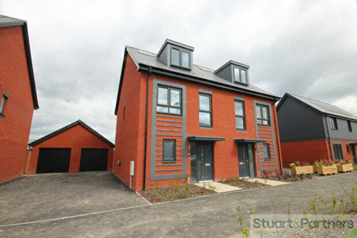 3 Bedroom Semi-Detached House To Rent In Bridleside Hassocks, BN6