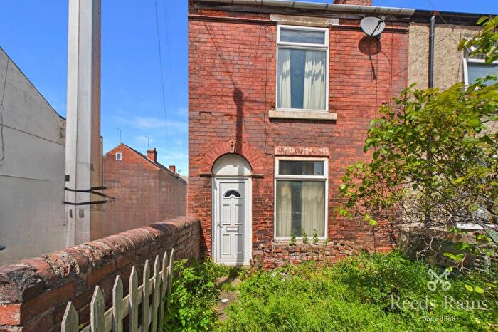 2 Bedroom End Of Terrace House For Sale In Sterland Street, Chesterfield, Derbyshire, S40