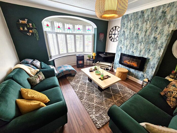 3 Bedroom Semi-Detached House To Rent In Devonshire Road, Blackpool, FY2