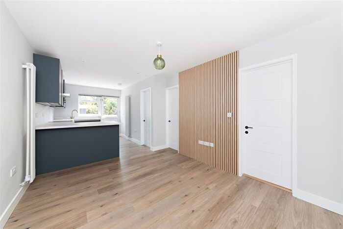 2 Bedroom Maisonette To Rent In Wilsdon Way, Kidlington, OX5