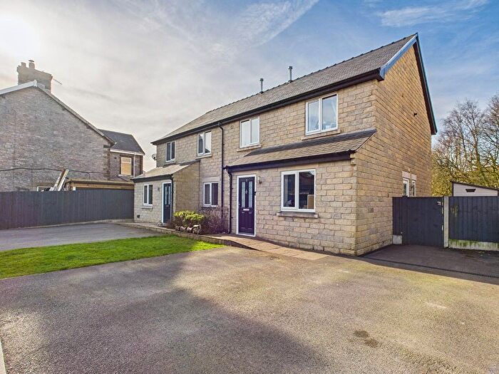 3 Bedroom Semi-Detached House For Sale In Station Road, High Peak, SK17
