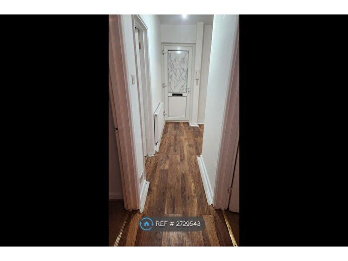 2 Bedroom Flat To Rent In Riverside Gardens, Wembley, HA0