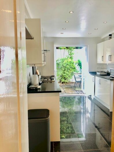 4 Bedroom Terraced House To Rent In Crimsworth Road, London, SW8