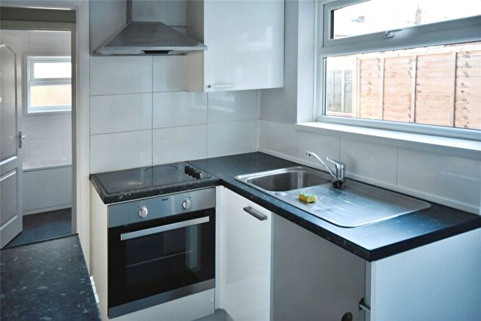 3 Bedroom Terraced House To Rent In Albany Road, Reading, Berkshire, RG30