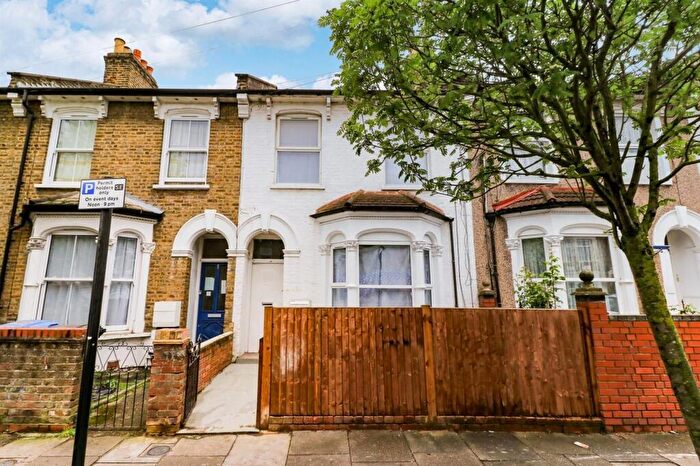 2 Bedroom Flat To Rent In Fairfield Road, Edmonton, N18