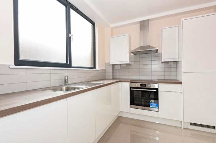 2 Bedroom Flat To Rent In Cambridge Street, Aylesbury, HP20